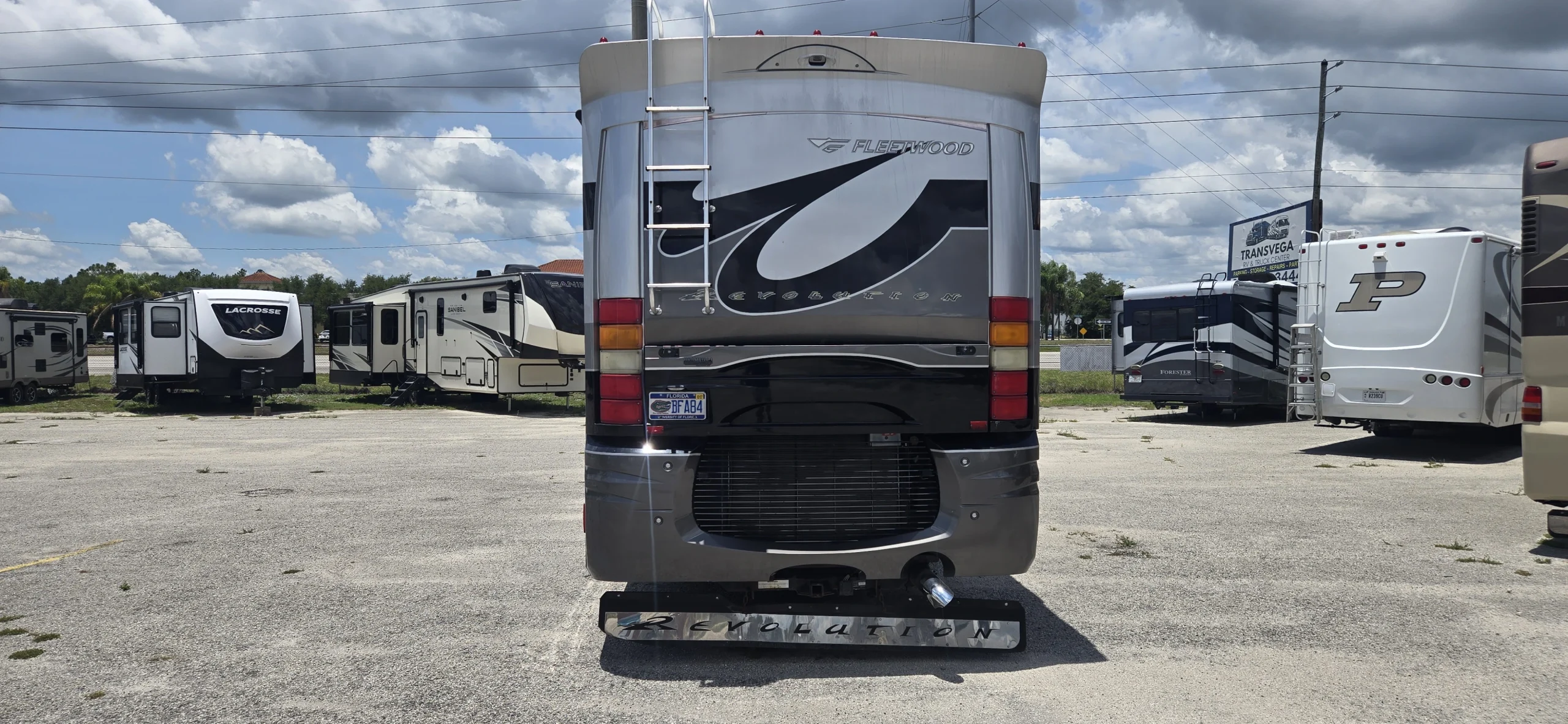 2005 Fleetwood REVOLUTION® LE 40C
