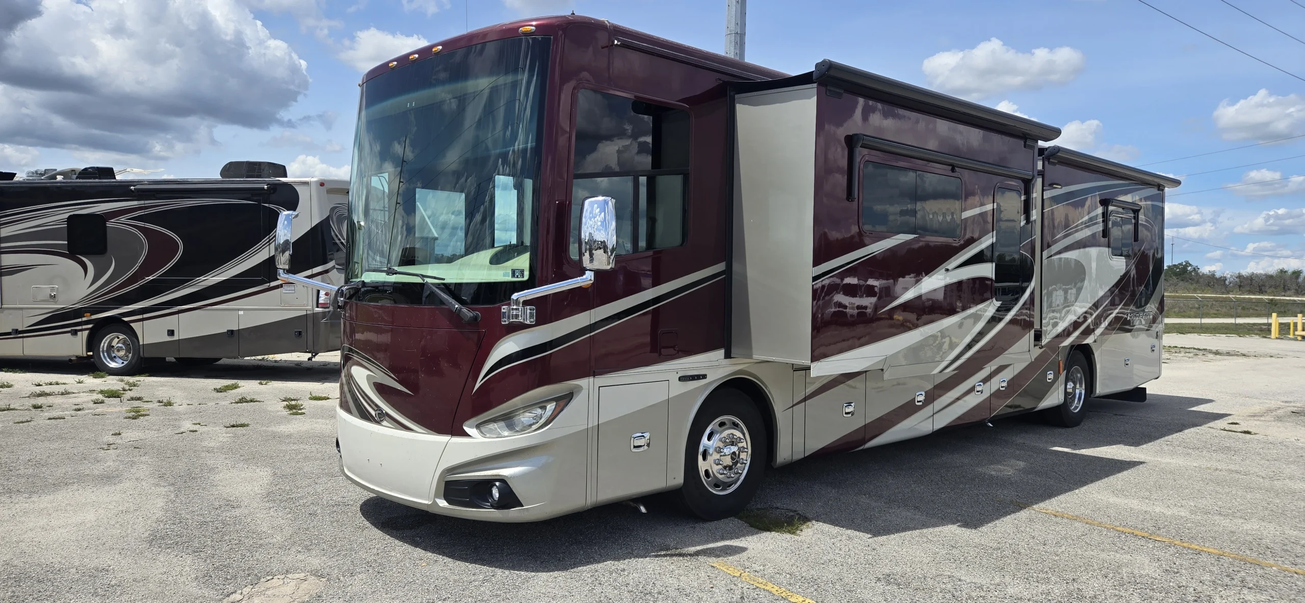 2015 Tiffin Motorhomes PHAETON 40 AH