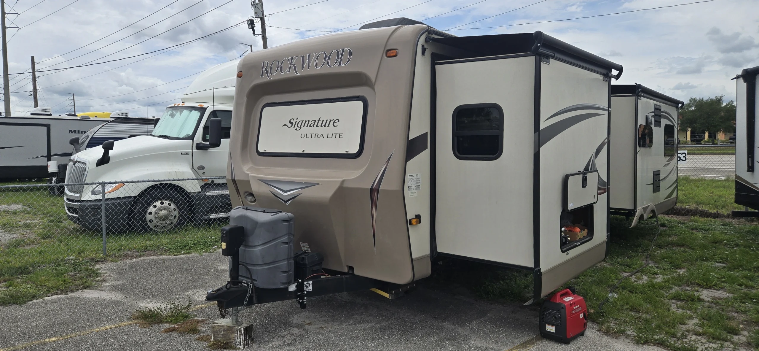 2016 Forest River ROCKWOOD 8329SS