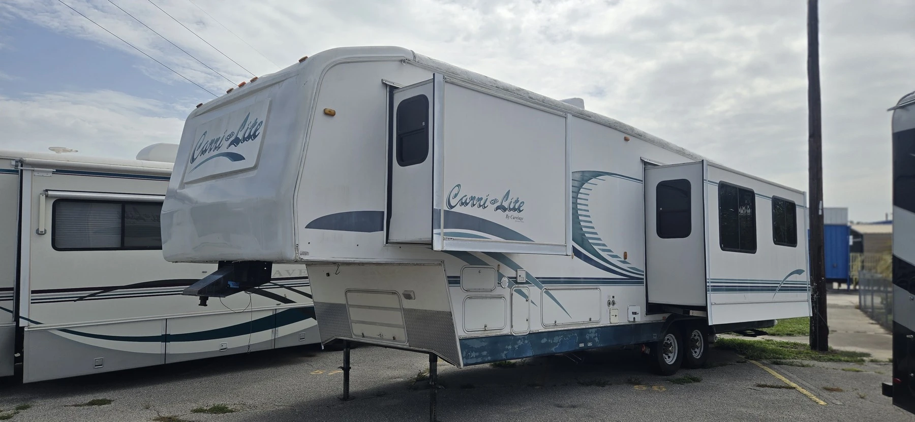2000 Carriage CARRI-LITE 734 RL