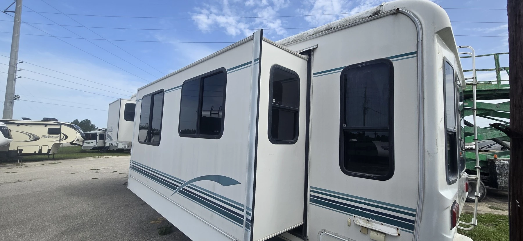 2000 Carriage CARRI-LITE 734 RL