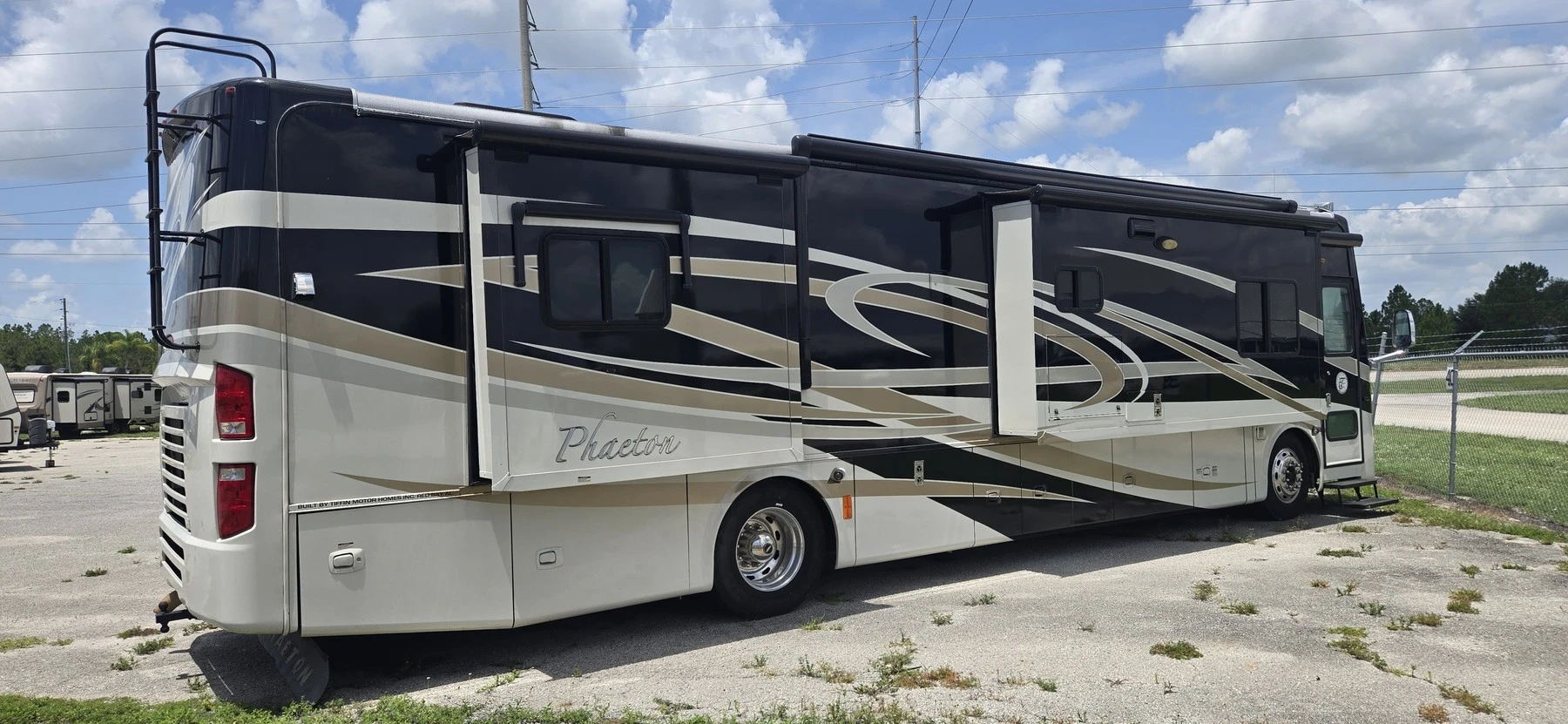 2009 Tiffin Motorhomes Phaeton 40 QTH