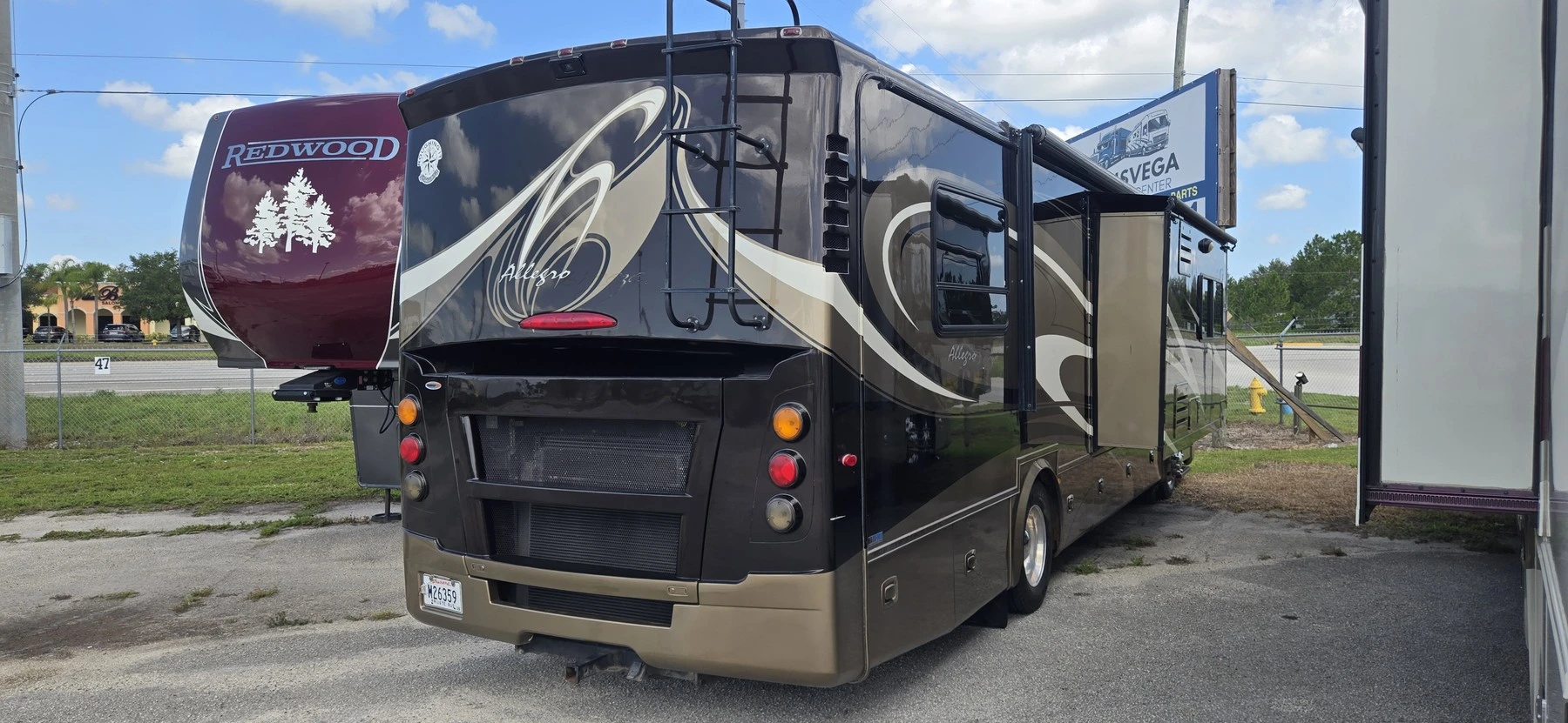 2012 Tiffin Motorhomes ALLEGRO BREEZE 32BR